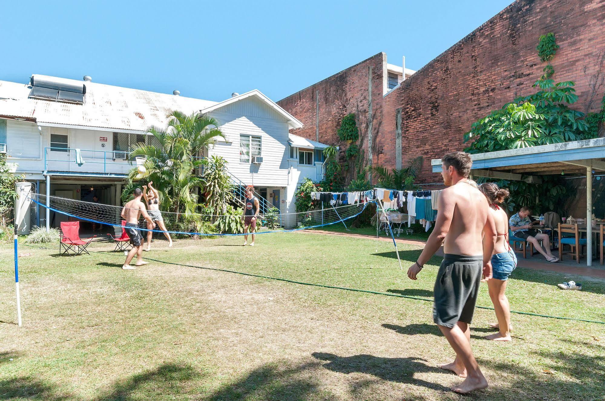 Reef Backpackers Vandrarhem Cairns Exteriör bild