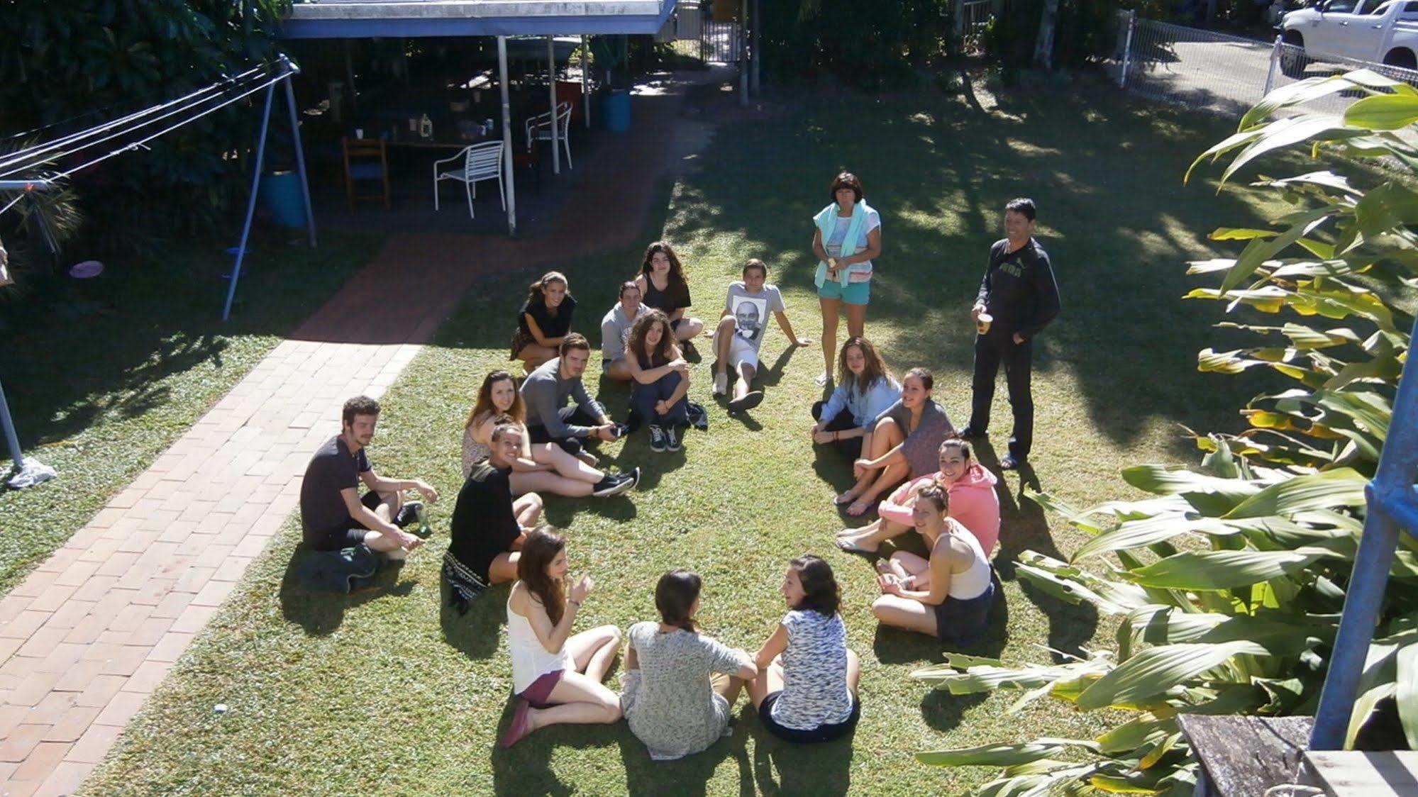 Reef Backpackers Vandrarhem Cairns Exteriör bild